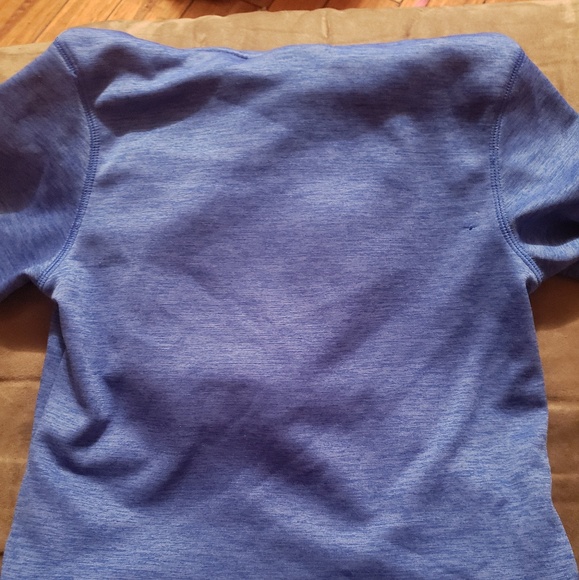 YOUTH SMALL Under Armour Hoodie - Picture 3 of 3